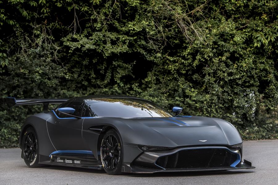  Aston Martin Vulcan 2016 года  (фото 23 из 38)